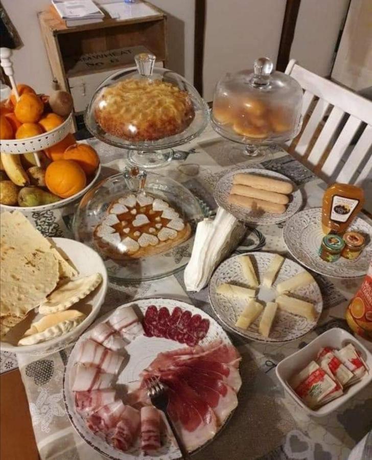B&B E Home Restaurant S'Ispera Monolocale Uso Esclusivo Fonni Exterior foto